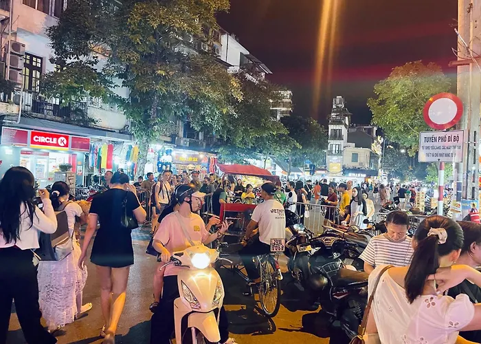 Happy Old House 1738 Apartment Hanoi