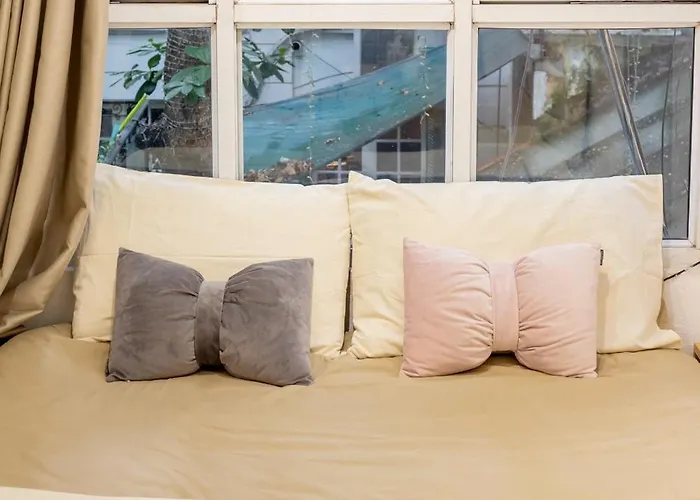Bright Large Window Room Private External Bathroom Hà Nội