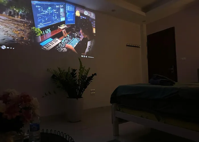Hóng Homestay - 58 Nguyễn Khánh Toàn Hà Nội
